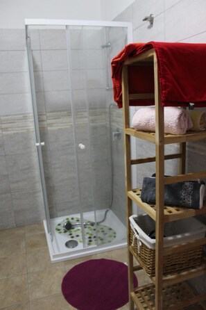 Ducha, cabezal de ducha tipo lluvia, secador de pelo, batas