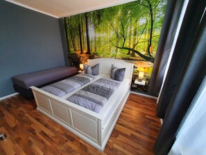 2 bedrooms, WiFi, bed sheets - Room 1 - Gasthaus Burgstieg (Stiege)