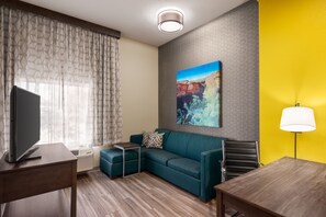 Flat-screen TV - La Quinta Inn & Suites by Wyndham Clovis CA (Clovis)