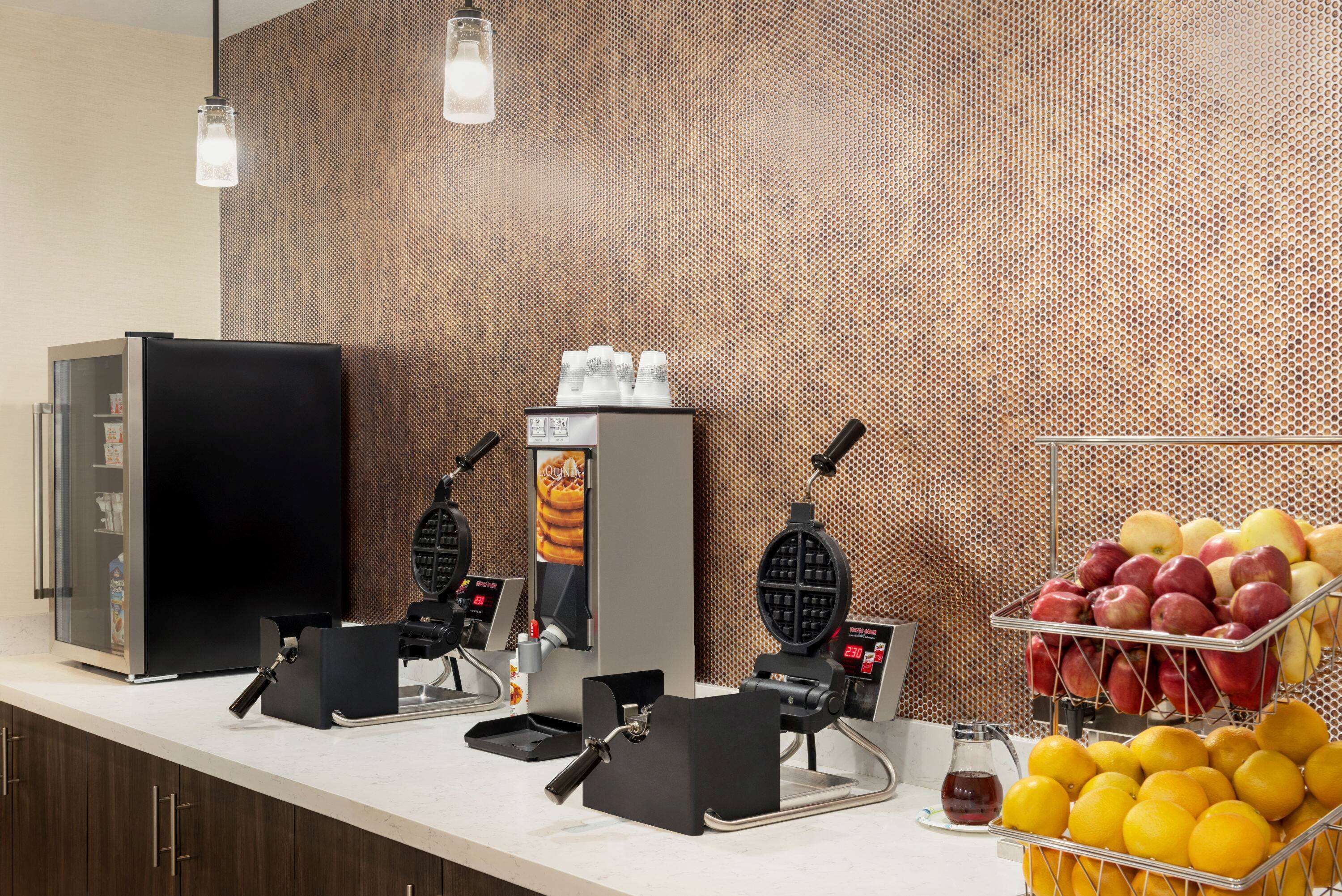 free daily full breakfast