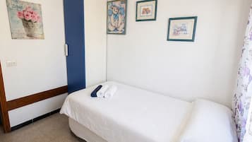 2 chambres, fer et planche Ă repasser, Wi-Fi gratuit, draps fournis