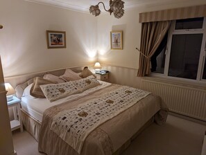 Superior-Doppel- oder -Zweibettzimmer, mit Bad, Gartenblick (Roses)