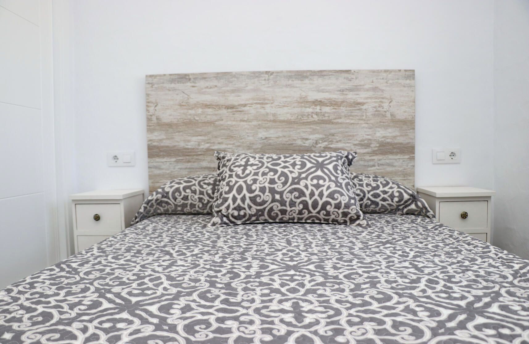 2 多间卧室、熨斗/熨衣板、WiFi、床单