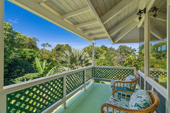 Property grounds - Peaceful Location with Lush Tropical Views (Princeville)