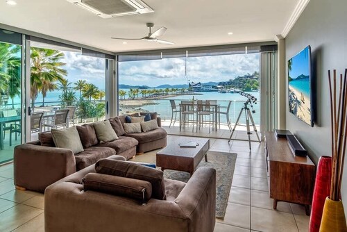 Pavillions 24, Marina Front Apartment on Hamilton Island