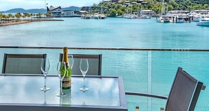 Pavillions 24, Marina Front Apartment on Hamilton Island