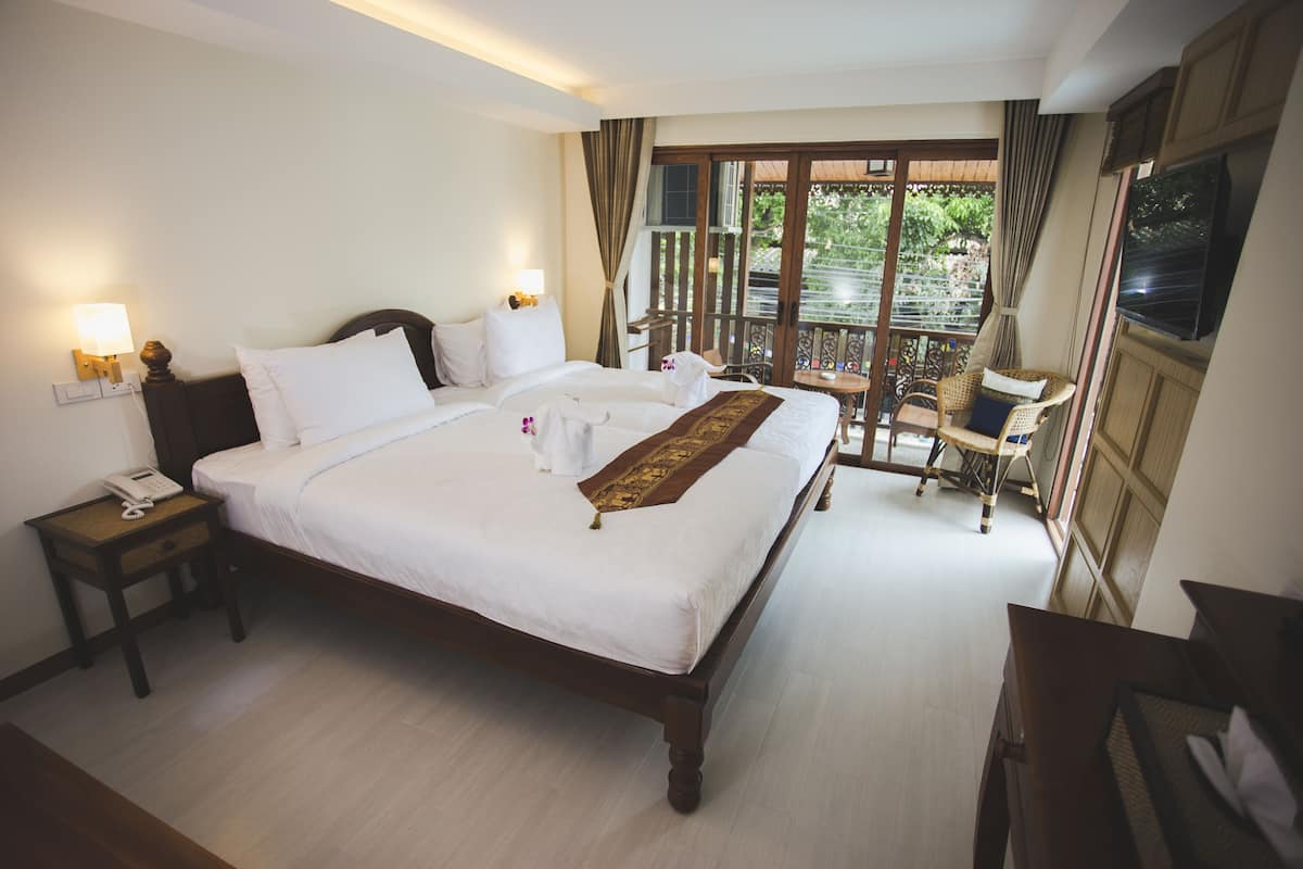 Superior Double Room | Laptop workspace, free WiFi, bed sheets