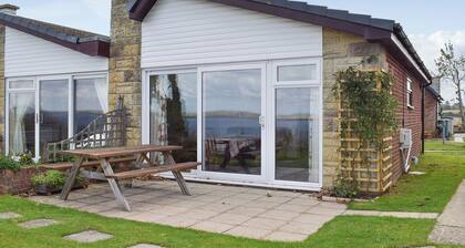 2 bedroom accommodation in Freshwater