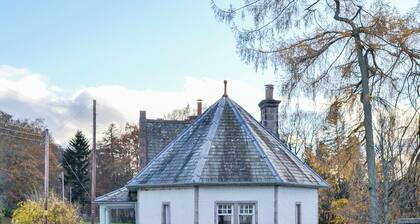 3 bedroom accommodation in Whitehouse, near Alford