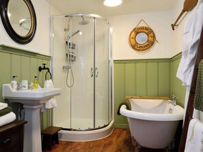 Towels - 1 bedroom accommodation in Dyserth, near Prestatyn (Dyserth, near Prestatyn)