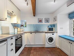 Dishwasher, high chair, freezer - 3 bedroom accommodation in Starbotton, near Kettlewell (Starbotton, near Kettlewell)