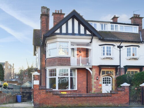 2 bedroom accommodation in Scarborough