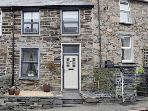 2 bedroom accommodation in Ffestiniog, near Blaenau Ffestiniog