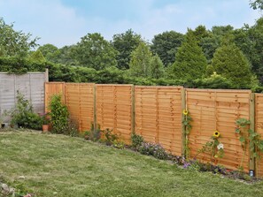 Property grounds - 2 bedroom accommodation in Derril, near Bude (Derril, near Bude)