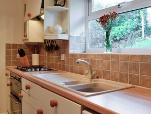 Geschirrspüler, Hochstuhl, Kochgeschirr/Geschirr/Besteck