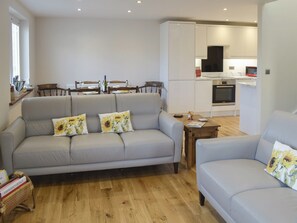 Living area - 2 bedroom accommodation in Rothbury (Rothbury)