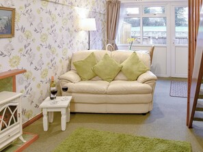 Living area - 1 bedroom accommodation in Ludham (Ludham)