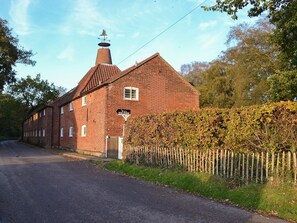 Exterior - 1 bedroom accommodation in Ludham (Ludham)