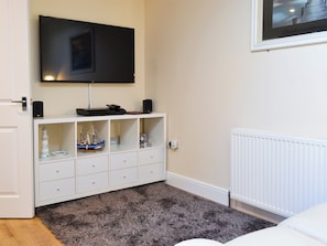 1 habitación, wifi y ropa de cama