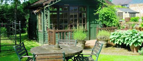 屋外ダイニングエリア