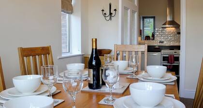 3 makuuhuoneen majoitus Brymbossa, lähellä Wrexhamia