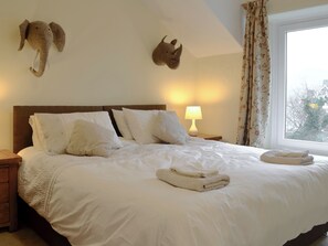 3 bedrooms, free WiFi, bed sheets