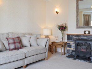 Living area - 5 bedroom accommodation in Newquay (Newquay)