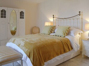 5 bedrooms, free WiFi, bed sheets - 5 bedroom accommodation in Newquay (Newquay)