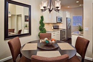 Dining - Enjoy 3 Pool Areas, Fitness Center, Unbeatable Location, Wi-Fi, Upgraded Unit! (Tucson)