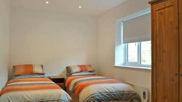 2 bedrooms, bed sheets