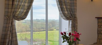 2 bedroom accommodation in Weare, near Axbridge