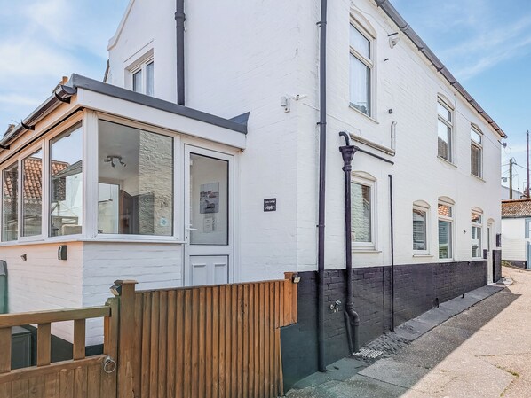 Exterior - 2 bedroom accommodation in Wells-next-the-Sea (Wells-next-the-Sea)