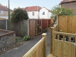 Unclassified image, 2 of 41, button