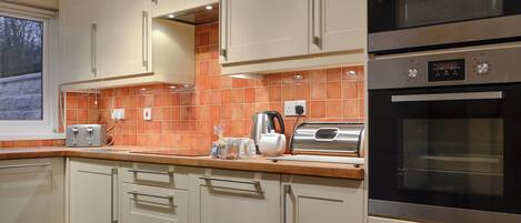 Dishwasher, cookware/dishes/utensils