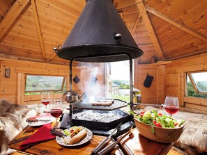 Outdoor dining - Bramble Cottage - UK4186 (Millhouse Green, near Penistone)