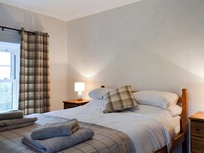 3 quartos, Wi-Fi de cortesia, roupa de cama