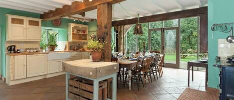 Lave-vaisselle, chaise haute