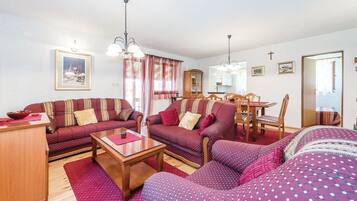 Traditional Villa | Living area | Flat-screen TV, DVD player, table tennis