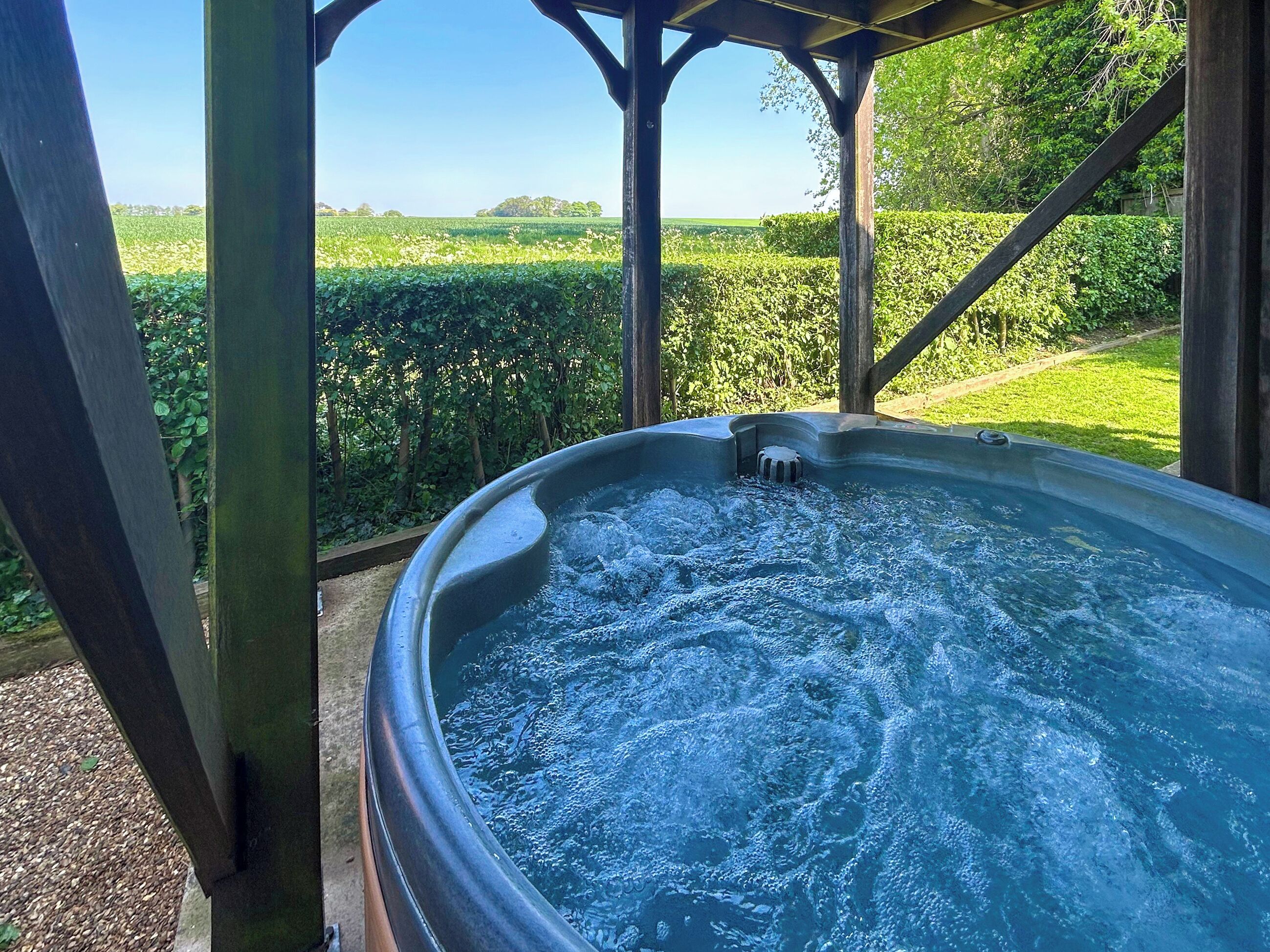 Outdoor spa tub