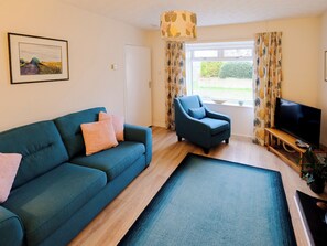Fireplace - 2 bedroom accommodation in Balintore, near Tain (Balintore, near Tain)