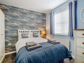 2 bedrooms, free WiFi, bed sheets - 2 bedroom accommodation in Beadnell, near Seahouses (Beadnell, near Seahouses)