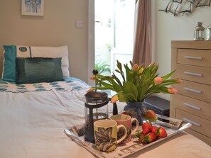 2 bedrooms, free WiFi, bed sheets - 2 bedroom accommodation in Brixham (Brixham)