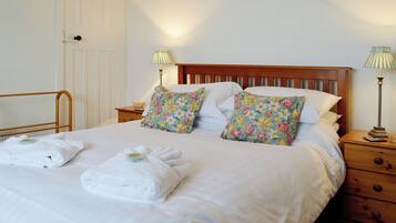 4 soverom, wi-fi (inkludert) og sengetøy