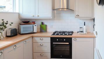 Dishwasher, cookware/dishes/utensils