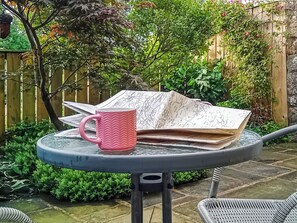 Outdoor dining - 1 bedroom accommodation in Newbiggin-in-Bishopdale, near Leyburn (Newbiggin-in-Bishopdale, near Leyburn)