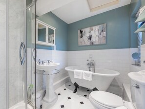Towels - 1 bedroom accommodation in Newbiggin-in-Bishopdale, near Leyburn (Newbiggin-in-Bishopdale, near Leyburn)