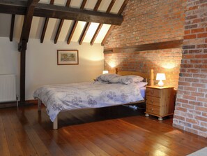 4 bedrooms, free WiFi, bed sheets - Church Farm Barn - UKC3739 (Foxley, near Fakenham)