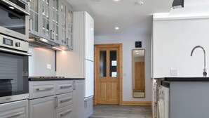 Dishwasher, freezer - 2 bedroom accommodation in Aird, near Stornoway (Aird, near Stornoway)