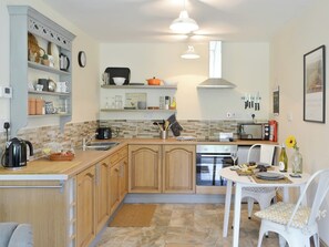 Highchair, cookware/dishes/utensils