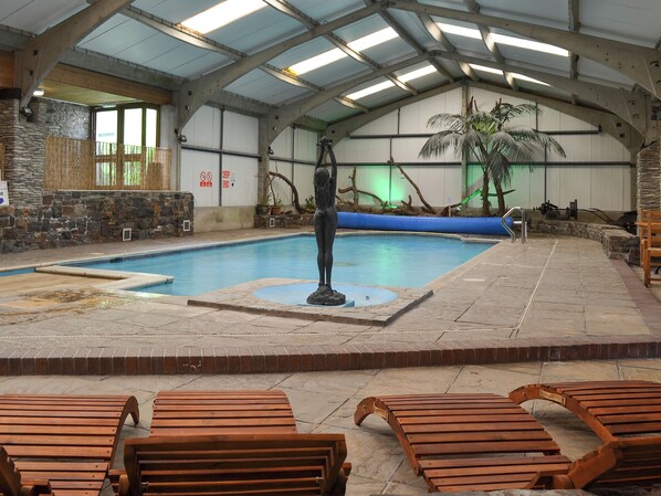 Indendørs pool